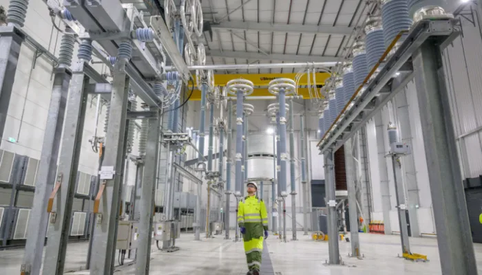 €3.5 billion Eastern Green Link 4 Awarded Contracts Boosts Scotland‑England Subsea Interconnector